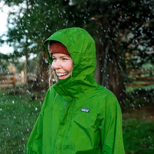 GEAR AID Revivex Durable Water Repellent (DWR) Spray for Waterproofing, Restoring Performance on Nylon Jackets, Gore-TEX, Paddle and Camping Gear, Non-aerosol, 5 oz