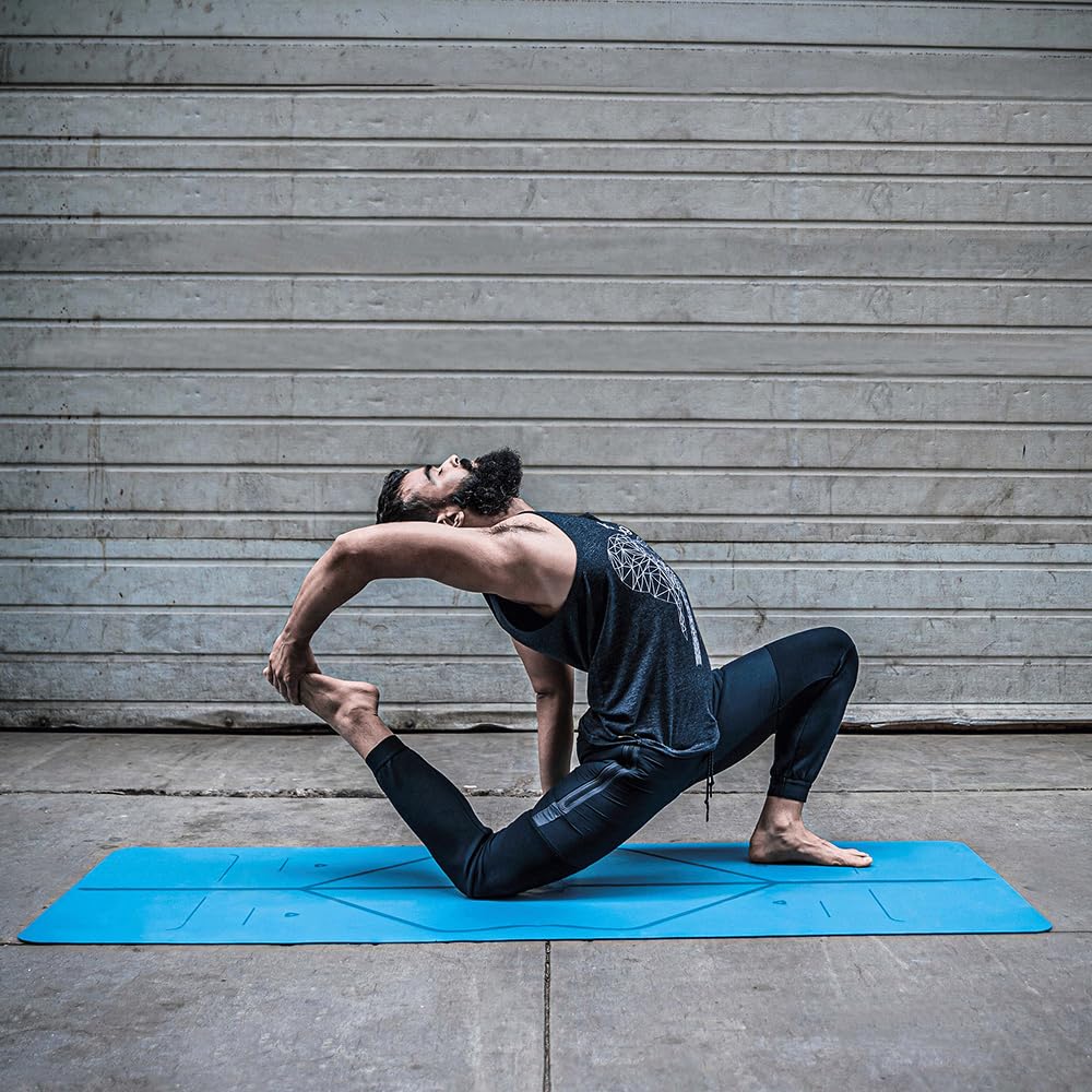 Liforme Original Yoga Mat – Free Yoga Bag Included - Patented Alignment System, Warrior-like Grip, Non-slip, Eco-friendly, sweat-resistant, 4.2mm thick mat for comfort - Blue